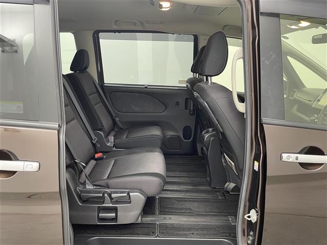 セレナ ハイウェイスター　プロパイロットエディション　プロパイロット　純正ナビ　Ｂｌｕｅｔｏｏｔｈ　ＣＤ　ＤＶＤ　フルセグ　フリップダウンモニター　ビルトインＥＴＣ　ドライブレコーダー　オートブレーキホールド　バックカメラ　純正アルミホイール（23枚目）