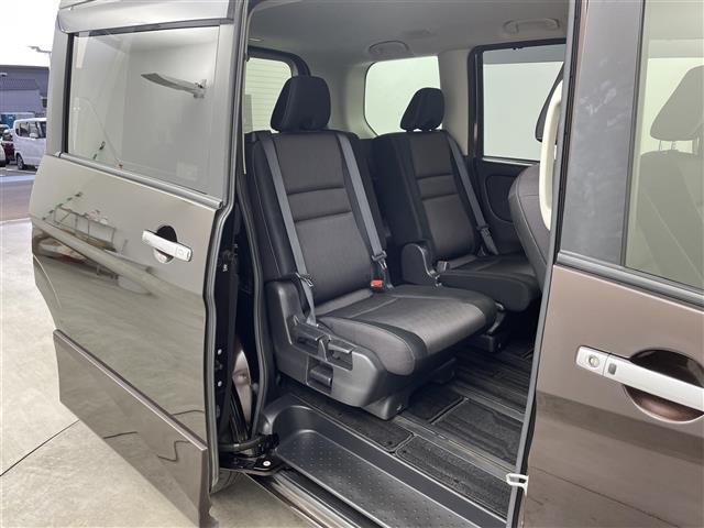 セレナ ハイウェイスター　プロパイロットエディション　プロパイロット　純正ナビ　Ｂｌｕｅｔｏｏｔｈ　ＣＤ　ＤＶＤ　フルセグ　フリップダウンモニター　ビルトインＥＴＣ　ドライブレコーダー　オートブレーキホールド　バックカメラ　純正アルミホイール（24枚目）