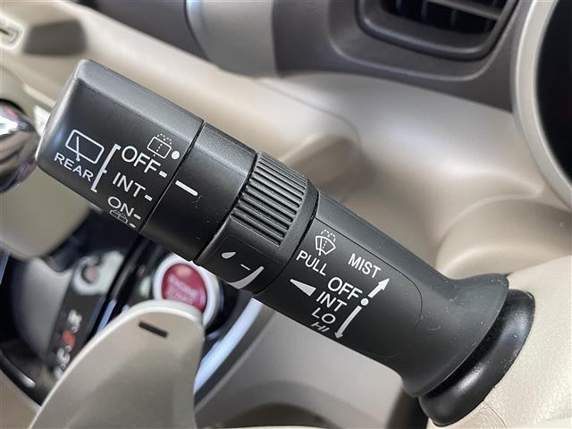 Ｎ－ＢＯＸ Ｇ・ターボＬパッケージ　純正ナビ　フルセグ　Ｂｌｕｅｔｏｏｔｈ　ＣＤ　ＤＶＤ　バックカメラ　ＥＴＣ　衝突軽減ブレーキ　ステアリングスイッチ　パドルシフト　両側パワースライドドア　プッシュスマート　スマートキー（7枚目）