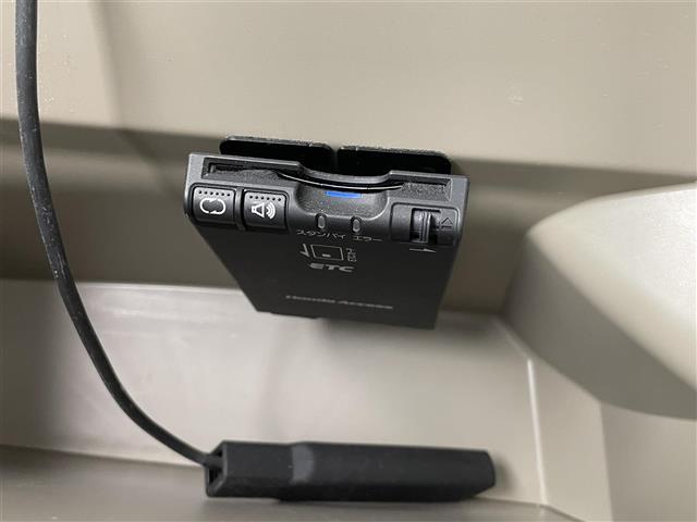 Ｎ－ＢＯＸ Ｇ・ターボＬパッケージ　純正ナビ　フルセグ　Ｂｌｕｅｔｏｏｔｈ　ＣＤ　ＤＶＤ　バックカメラ　ＥＴＣ　衝突軽減ブレーキ　ステアリングスイッチ　パドルシフト　両側パワースライドドア　プッシュスマート　スマートキー（9枚目）