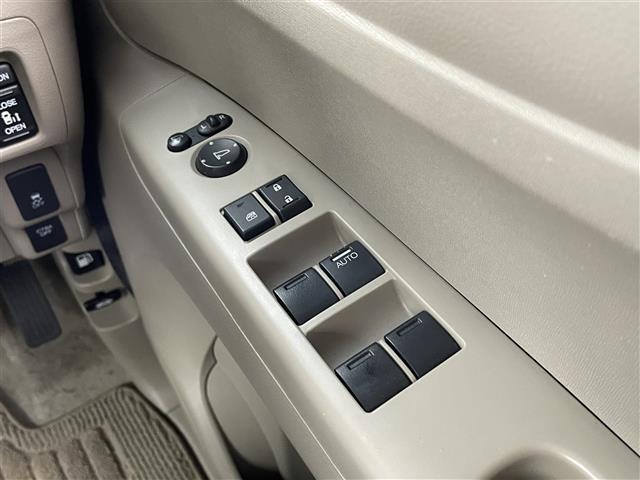 Ｎ－ＢＯＸ Ｇ・ターボＬパッケージ　純正ナビ　フルセグ　Ｂｌｕｅｔｏｏｔｈ　ＣＤ　ＤＶＤ　バックカメラ　ＥＴＣ　衝突軽減ブレーキ　ステアリングスイッチ　パドルシフト　両側パワースライドドア　プッシュスマート　スマートキー（19枚目）