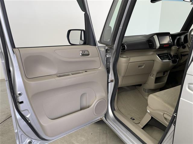 Ｎ－ＢＯＸ Ｇ・ターボＬパッケージ　純正ナビ　フルセグ　Ｂｌｕｅｔｏｏｔｈ　ＣＤ　ＤＶＤ　バックカメラ　ＥＴＣ　衝突軽減ブレーキ　ステアリングスイッチ　パドルシフト　両側パワースライドドア　プッシュスマート　スマートキー（21枚目）