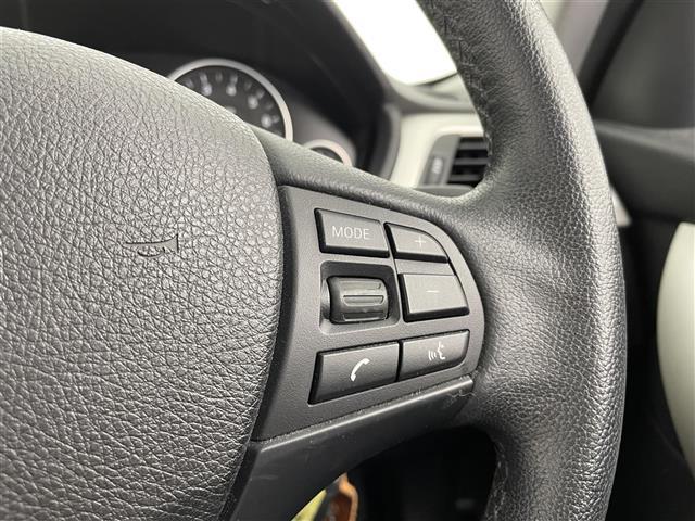３シリーズ ３２０ｉツーリング　純正ナビ　Ｂｌｕｅｔｏｏｔｈ　ＣＤ　ＤＶＤ　バックカメラ　衝突軽減ブレーキ　ＥＴＣ　前席パワーシート　クルーズコントロール　パワーバックドア　ステアリングスイッチ　純正アルミホイール（6枚目）