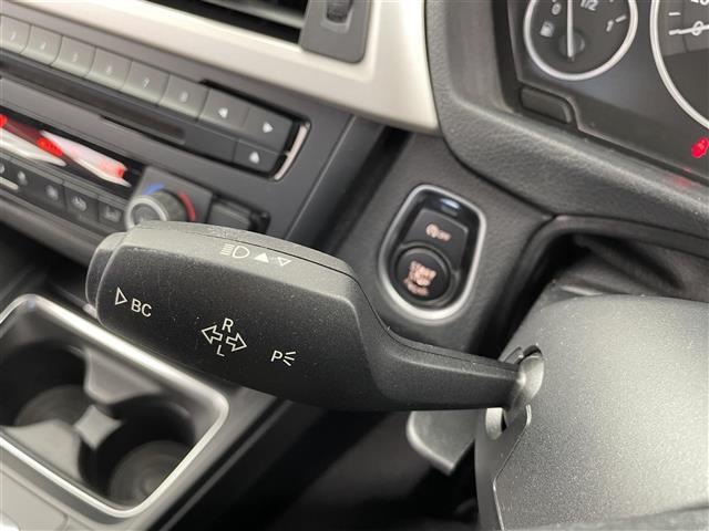 ３シリーズ ３２０ｉツーリング　純正ナビ　Ｂｌｕｅｔｏｏｔｈ　ＣＤ　ＤＶＤ　バックカメラ　衝突軽減ブレーキ　ＥＴＣ　前席パワーシート　クルーズコントロール　パワーバックドア　ステアリングスイッチ　純正アルミホイール（7枚目）