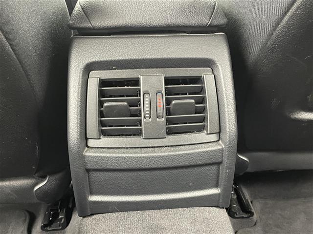 ３シリーズ ３２０ｉツーリング　純正ナビ　Ｂｌｕｅｔｏｏｔｈ　ＣＤ　ＤＶＤ　バックカメラ　衝突軽減ブレーキ　ＥＴＣ　前席パワーシート　クルーズコントロール　パワーバックドア　ステアリングスイッチ　純正アルミホイール（21枚目）