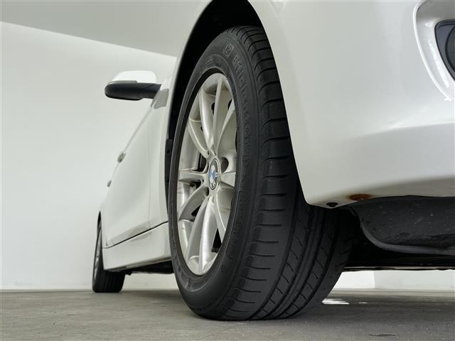 ３シリーズ ３２０ｉツーリング　純正ナビ　Ｂｌｕｅｔｏｏｔｈ　ＣＤ　ＤＶＤ　バックカメラ　衝突軽減ブレーキ　ＥＴＣ　前席パワーシート　クルーズコントロール　パワーバックドア　ステアリングスイッチ　純正アルミホイール（41枚目）