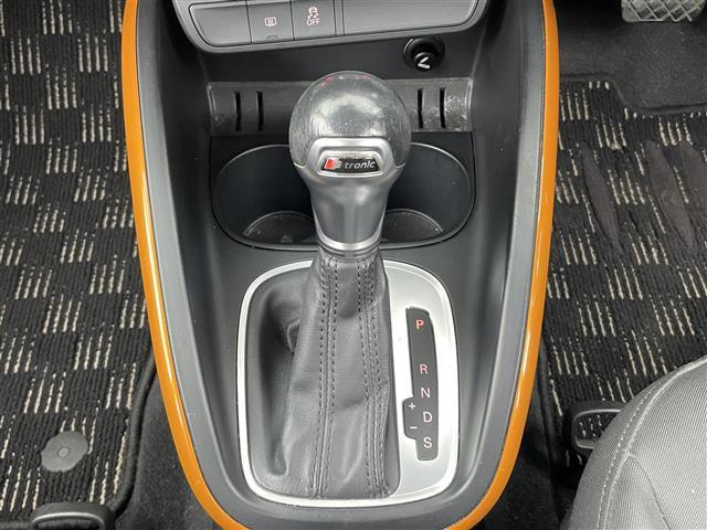 A1スポーツバック カラーセレクション 純正ナビ Bluetooth CD DVD 前方ドライブレコーダー ETC オートライト プッシュスタート スマートキー フロアマット 保証書 取扱説明書(11枚目)