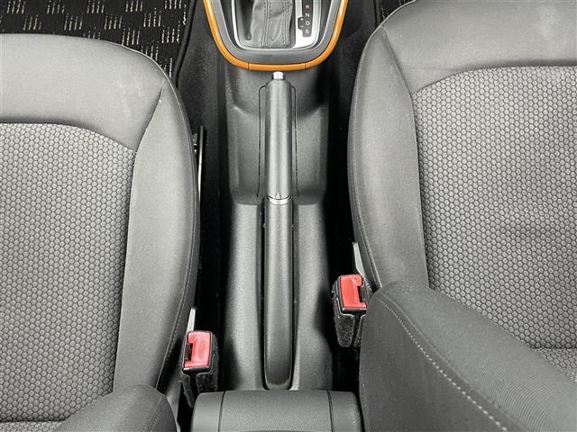 A1スポーツバック カラーセレクション 純正ナビ Bluetooth CD DVD 前方ドライブレコーダー ETC オートライト プッシュスタート スマートキー フロアマット 保証書 取扱説明書(17枚目)