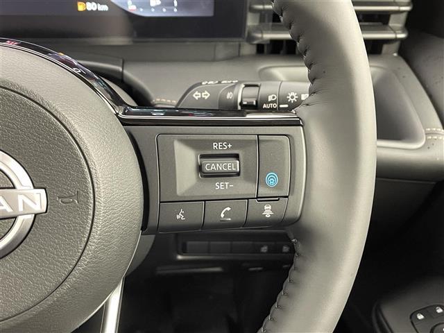 セレナ ｅ－パワー　ハイウェイスターＶ　アドバンスドドライブアシストディスプレイ（１２．３インチカラーディスプレイ）　アラウンドビューモニター　インテリジェント　ルームミラー　両側パワースライドドア（9枚目）