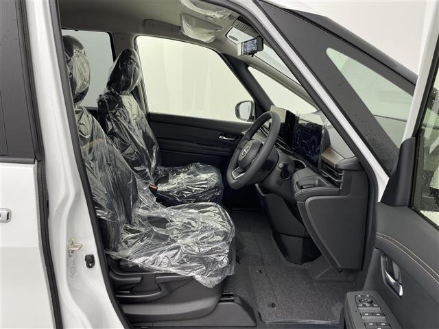 セレナ ｅ－パワー　ハイウェイスターＶ　アドバンスドドライブアシストディスプレイ（１２．３インチカラーディスプレイ）　アラウンドビューモニター　インテリジェント　ルームミラー　両側パワースライドドア（21枚目）