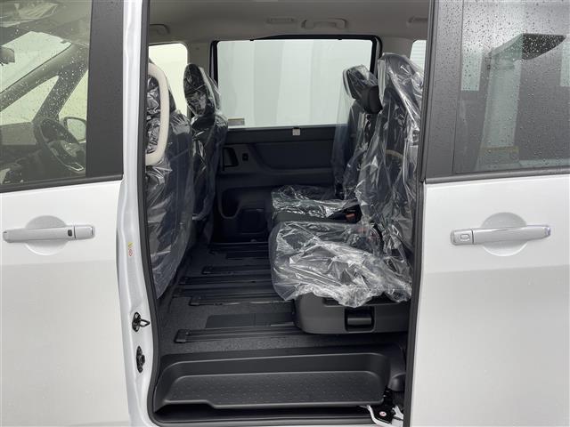 セレナ ｅ－パワー　ハイウェイスターＶ　アドバンスドドライブアシストディスプレイ（１２．３インチカラーディスプレイ）　アラウンドビューモニター　インテリジェント　ルームミラー　両側パワースライドドア（28枚目）