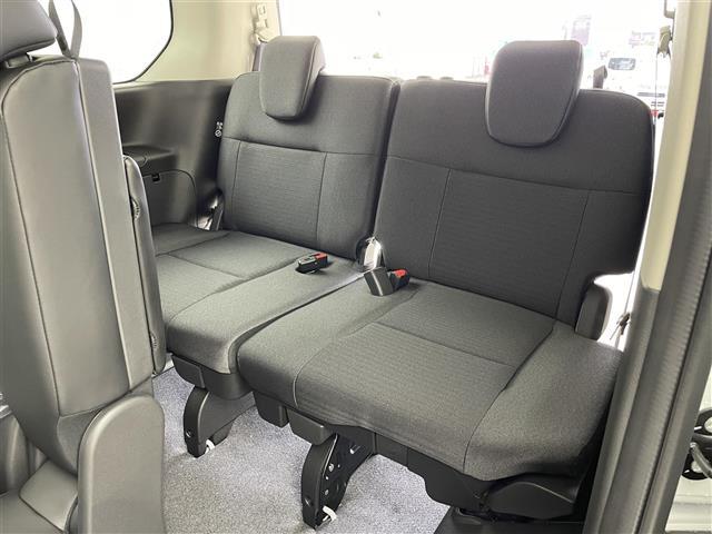 セレナ ｅ－パワー　ハイウェイスターＶ　アドバンスドドライブアシストディスプレイ（１２．３インチカラーディスプレイ）　アラウンドビューモニター　インテリジェント　ルームミラー　両側パワースライドドア（30枚目）