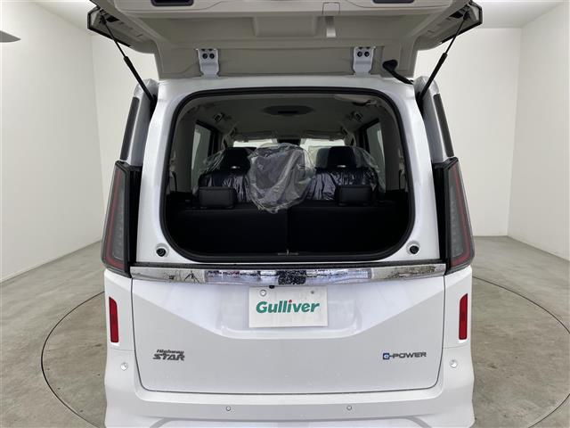 セレナ ｅ－パワー　ハイウェイスターＶ　アドバンスドドライブアシストディスプレイ（１２．３インチカラーディスプレイ）　アラウンドビューモニター　インテリジェント　ルームミラー　両側パワースライドドア（31枚目）