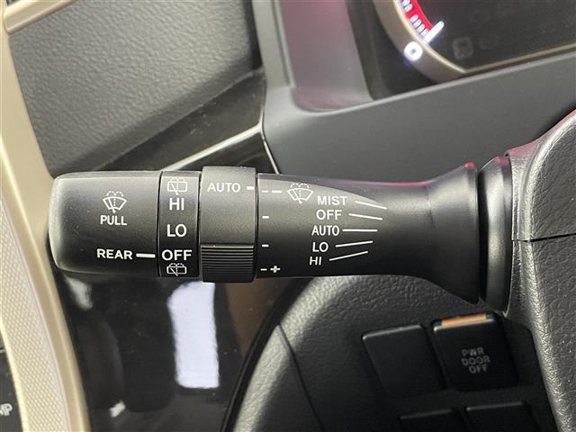 ヴェルファイア ２．４Ｚ　ゴールデンアイズＩＩ　ワンオーナー／純正ＨＤＤナビ／モデリスタ／サンルーフ／後部座席モニター／電動リアゲート／両側パワスラ／コーナーセンサー／１００Ｖ充電／ＭＴモード／クルコン／バックカメラ／純正アルミホイル（10枚目）