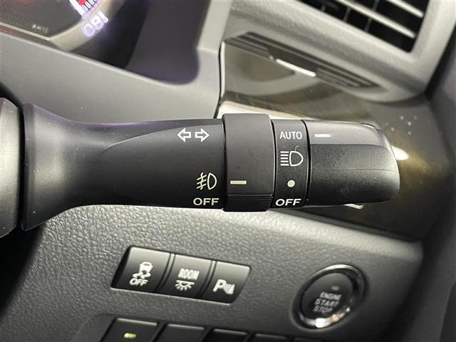 ヴェルファイア ２．４Ｚ　ゴールデンアイズＩＩ　ワンオーナー／純正ＨＤＤナビ／モデリスタ／サンルーフ／後部座席モニター／電動リアゲート／両側パワスラ／コーナーセンサー／１００Ｖ充電／ＭＴモード／クルコン／バックカメラ／純正アルミホイル（11枚目）