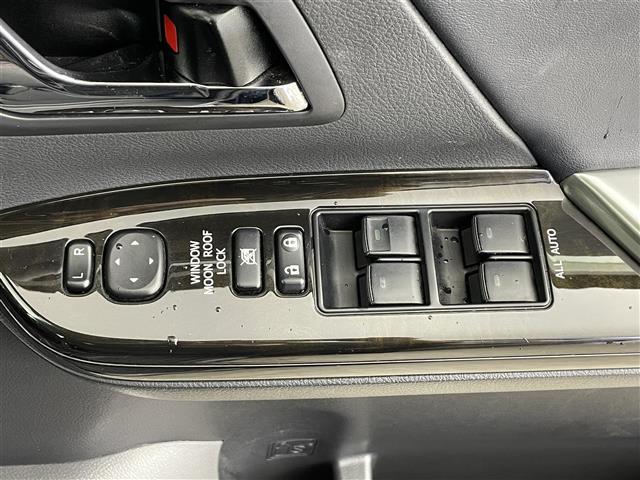 ヴェルファイア ２．４Ｚ　ゴールデンアイズＩＩ　ワンオーナー／純正ＨＤＤナビ／モデリスタ／サンルーフ／後部座席モニター／電動リアゲート／両側パワスラ／コーナーセンサー／１００Ｖ充電／ＭＴモード／クルコン／バックカメラ／純正アルミホイル（18枚目）