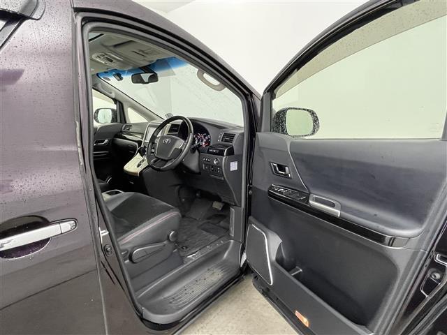 ヴェルファイア ２．４Ｚ　ゴールデンアイズＩＩ　ワンオーナー／純正ＨＤＤナビ／モデリスタ／サンルーフ／後部座席モニター／電動リアゲート／両側パワスラ／コーナーセンサー／１００Ｖ充電／ＭＴモード／クルコン／バックカメラ／純正アルミホイル（21枚目）