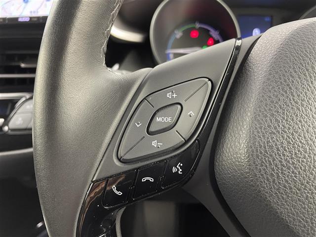 C-HR G ワンオーナー/純正SDナビ/デジタルインナーミラー/コーナーセンサー/オートブレーキホールド/シートヒーター/バックカメラ/電動格納ミラー/ステアリングスイッチ/革巻ステアリング/革巻シフトノブ(8枚目)