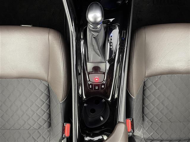 C-HR G ワンオーナー/純正SDナビ/デジタルインナーミラー/コーナーセンサー/オートブレーキホールド/シートヒーター/バックカメラ/電動格納ミラー/ステアリングスイッチ/革巻ステアリング/革巻シフトノブ(16枚目)