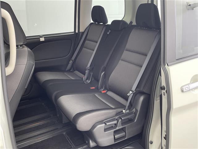 セレナ ハイウェイスター　Ｖ　純正ナビ　アラウンドビューモニター　フリップダウンモニター　前方ドライブレコーダー　ビルトインＥＴＣ　プロパイロット　両側パワースライドドア　オートライト　Ｂｌｕｅｔｏｏｔｈ　ＣＤ　ＤＶＤ　フルセグ（23枚目）