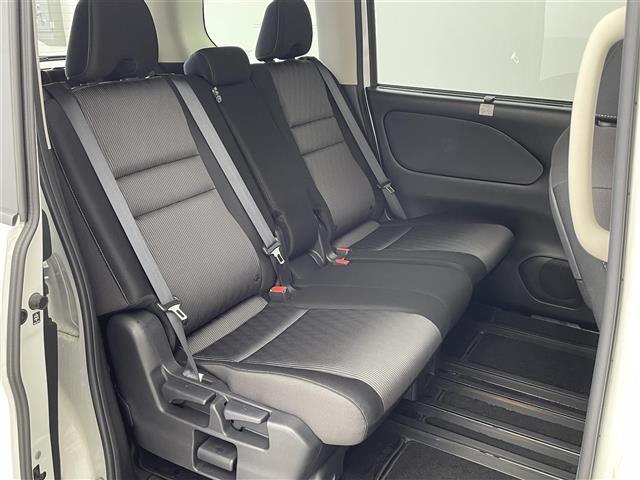 セレナ ハイウェイスター　Ｖ　純正ナビ　アラウンドビューモニター　フリップダウンモニター　前方ドライブレコーダー　ビルトインＥＴＣ　プロパイロット　両側パワースライドドア　オートライト　Ｂｌｕｅｔｏｏｔｈ　ＣＤ　ＤＶＤ　フルセグ（27枚目）