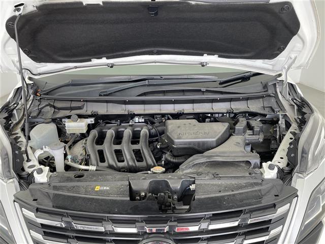 セレナ ハイウェイスター　Ｖ　純正ナビ　アラウンドビューモニター　フリップダウンモニター　前方ドライブレコーダー　ビルトインＥＴＣ　プロパイロット　両側パワースライドドア　オートライト　Ｂｌｕｅｔｏｏｔｈ　ＣＤ　ＤＶＤ　フルセグ（42枚目）