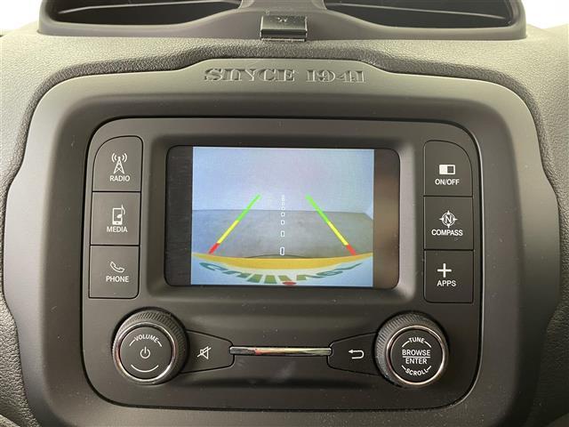 ジープ・レネゲード トレイルホーク ディスプレイオーディオ ETC バックカメラ ステアリングスイッチ オートクルーズコントロール 前後ドライブレコーダー LEDヘッドライト 純正アルミホイール オートライト スマートキー(11枚目)