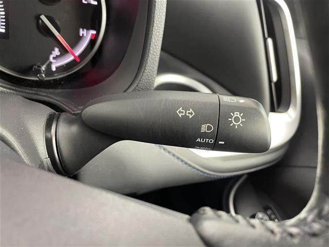 ヴォクシー S-Z 純正ナビ フリップダウンモニター フルセグ Bluetooth CD DVD アダクティブクルーズコントロール Bluetooth ハーフレザーシート 前後席シートヒーター 電動リアゲート(8枚目)