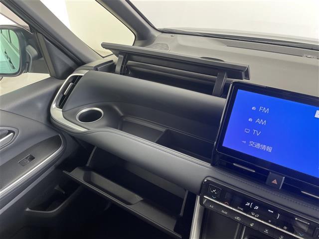 ヴォクシー S-Z 純正ナビ フリップダウンモニター フルセグ Bluetooth CD DVD アダクティブクルーズコントロール Bluetooth ハーフレザーシート 前後席シートヒーター 電動リアゲート(19枚目)