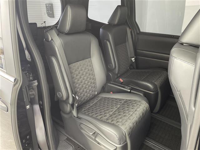 ヴォクシー S-Z 純正ナビ フリップダウンモニター フルセグ Bluetooth CD DVD アダクティブクルーズコントロール Bluetooth ハーフレザーシート 前後席シートヒーター 電動リアゲート(25枚目)