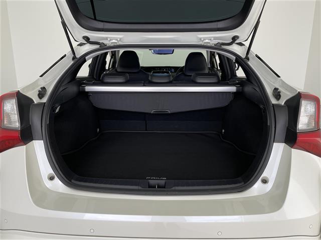 プリウス Ｓツーリングセレクション　ＴＲＤエアロ　アルパイン９インチナビ　アルパインデジタルインナーミラー（ドラレコ付き）　社外アルミホイル１７インチ　クルーズコントロール　コーナーセンサー　バックカメラ　オートライト　ＥＴＣ（31枚目）