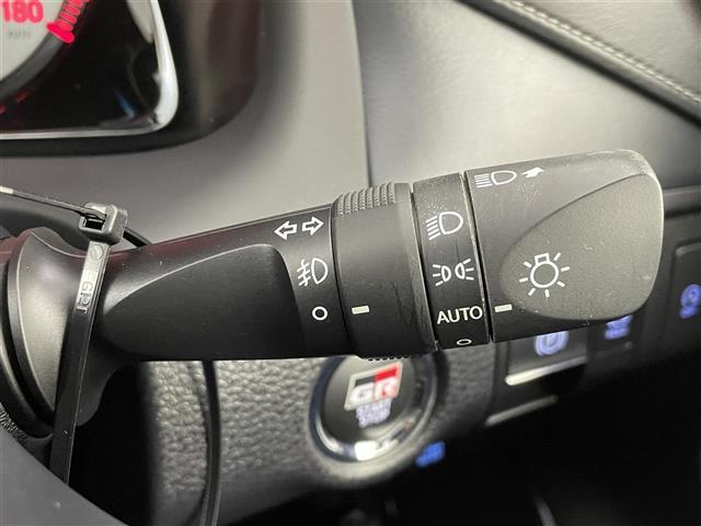 ハリアー エレガンス GRスポーツ 純正ナビ Bluetooth フルセグ CD DVD パノラマルーフ ドライブレコーダー ハーフレザーシート オートブレーキホールド パワーシート ビルトインETC バックカメラ 追従走行(8枚目)