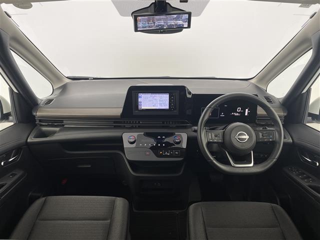 セレナ ハイウェイスターＶ　Ｖセレクション　プロパイロット　アラウンドビューモニター　デジタルインナーミラー　フリップダウンモニター　オートブレーキホールド　レーダークルーズコントロール　両側パワースライドドア　純正アルミホイール（2枚目）