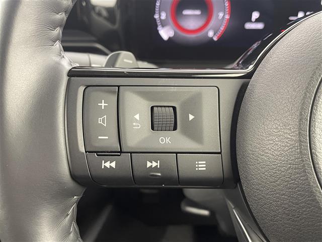 セレナ ハイウェイスターＶ　Ｖセレクション　プロパイロット　アラウンドビューモニター　デジタルインナーミラー　フリップダウンモニター　オートブレーキホールド　レーダークルーズコントロール　両側パワースライドドア　純正アルミホイール（5枚目）