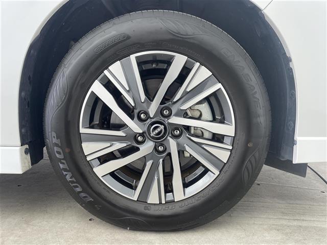 セレナ ハイウェイスターＶ　Ｖセレクション　プロパイロット　アラウンドビューモニター　デジタルインナーミラー　フリップダウンモニター　オートブレーキホールド　レーダークルーズコントロール　両側パワースライドドア　純正アルミホイール（41枚目）