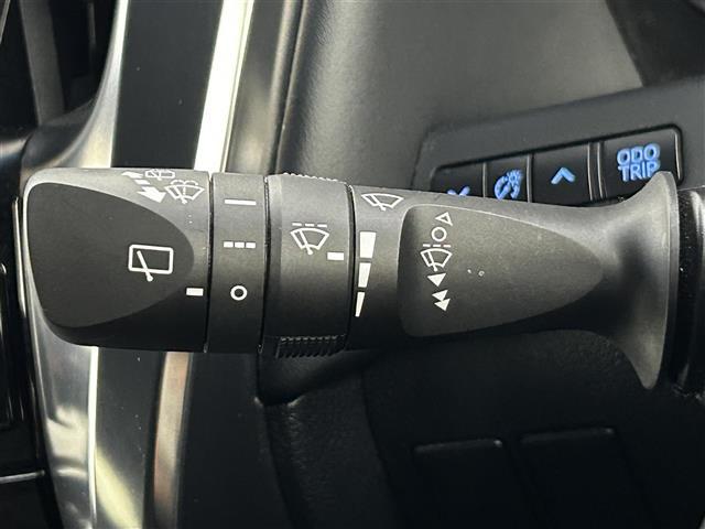 アルファード ２．５Ｓ　タイプゴールド　純正ナビ　ＣＤ　ＤＶＤ　フルセグ　モデリスタエアロ　サンルーフ　電子パーキング　衝突軽減ブレーキ　パワーバックドア　フリップダウンモニター　ＢＳＭ　デジタルインナーミラー　バックカメラ　ＥＴＣ（8枚目）