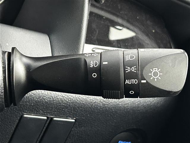 アルファード ２．５Ｓ　タイプゴールド　純正ナビ　ＣＤ　ＤＶＤ　フルセグ　モデリスタエアロ　サンルーフ　電子パーキング　衝突軽減ブレーキ　パワーバックドア　フリップダウンモニター　ＢＳＭ　デジタルインナーミラー　バックカメラ　ＥＴＣ（9枚目）