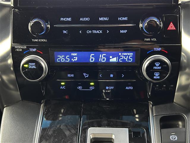 アルファード ２．５Ｓ　タイプゴールド　純正ナビ　ＣＤ　ＤＶＤ　フルセグ　モデリスタエアロ　サンルーフ　電子パーキング　衝突軽減ブレーキ　パワーバックドア　フリップダウンモニター　ＢＳＭ　デジタルインナーミラー　バックカメラ　ＥＴＣ（13枚目）