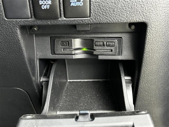 アルファード ２．５Ｓ　タイプゴールド　純正ナビ　ＣＤ　ＤＶＤ　フルセグ　モデリスタエアロ　サンルーフ　電子パーキング　衝突軽減ブレーキ　パワーバックドア　フリップダウンモニター　ＢＳＭ　デジタルインナーミラー　バックカメラ　ＥＴＣ（16枚目）