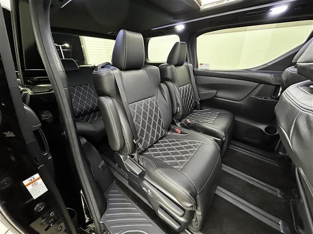 アルファード ２．５Ｓ　タイプゴールド　純正ナビ　ＣＤ　ＤＶＤ　フルセグ　モデリスタエアロ　サンルーフ　電子パーキング　衝突軽減ブレーキ　パワーバックドア　フリップダウンモニター　ＢＳＭ　デジタルインナーミラー　バックカメラ　ＥＴＣ（24枚目）