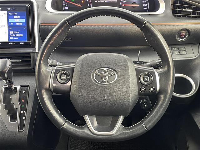 シエンタ Ｇ　クエロ　純正ナビ　モデリスタエアロ　全方位カメラ　ＥＴＣ　シートヒーター　ステアリングヒーター　ステアリングスイッチ　オートハイビーム　両側パワースライドドア　レーンキープアシスト　衝突ケイゲンブレーキ（4枚目）