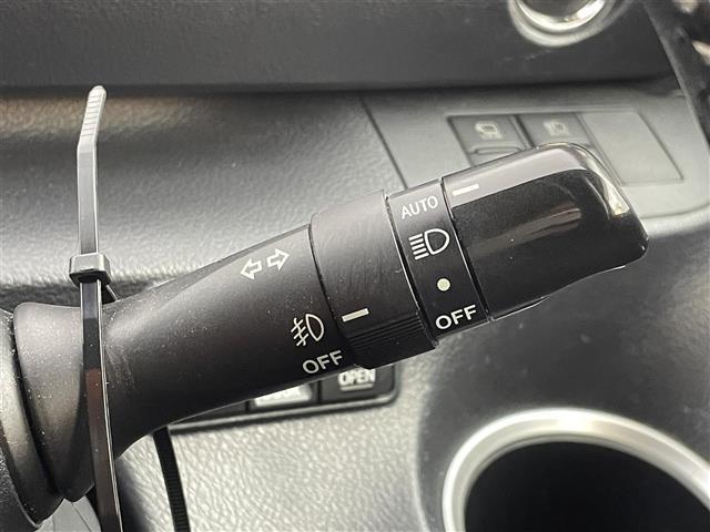 シエンタ Ｇ　クエロ　純正ナビ　モデリスタエアロ　全方位カメラ　ＥＴＣ　シートヒーター　ステアリングヒーター　ステアリングスイッチ　オートハイビーム　両側パワースライドドア　レーンキープアシスト　衝突ケイゲンブレーキ（9枚目）