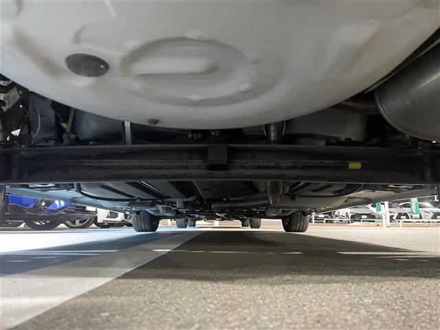 シエンタ Ｇ　クエロ　純正ナビ　モデリスタエアロ　全方位カメラ　ＥＴＣ　シートヒーター　ステアリングヒーター　ステアリングスイッチ　オートハイビーム　両側パワースライドドア　レーンキープアシスト　衝突ケイゲンブレーキ（43枚目）