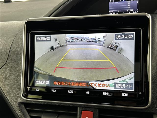 エスクァイア Ｇｉ　プレミアムパッケージ　ブラックテーラード　純正９インチナビ／モデリスタ／純正フリップダウン／トヨタセーフティーセンス／両側パワースライドドア／ステアリングヒーター／シートヒーター／ＭＴモード付／クルーズコントロール／バックカメラ／ＬＥＤ（3枚目）