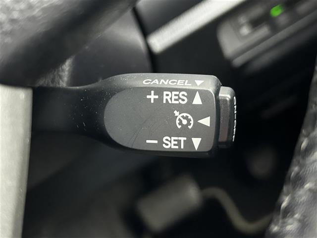 エスクァイア Ｇｉ　プレミアムパッケージ　ブラックテーラード　純正９インチナビ／モデリスタ／純正フリップダウン／トヨタセーフティーセンス／両側パワースライドドア／ステアリングヒーター／シートヒーター／ＭＴモード付／クルーズコントロール／バックカメラ／ＬＥＤ（8枚目）