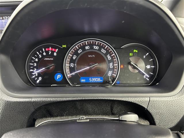 エスクァイア Ｇｉ　プレミアムパッケージ　ブラックテーラード　純正９インチナビ／モデリスタ／純正フリップダウン／トヨタセーフティーセンス／両側パワースライドドア／ステアリングヒーター／シートヒーター／ＭＴモード付／クルーズコントロール／バックカメラ／ＬＥＤ（9枚目）