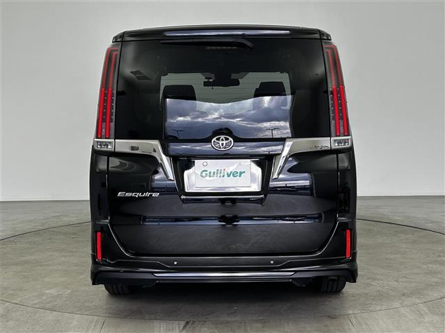 エスクァイア Ｇｉ　プレミアムパッケージ　ブラックテーラード　純正９インチナビ／モデリスタ／純正フリップダウン／トヨタセーフティーセンス／両側パワースライドドア／ステアリングヒーター／シートヒーター／ＭＴモード付／クルーズコントロール／バックカメラ／ＬＥＤ（32枚目）