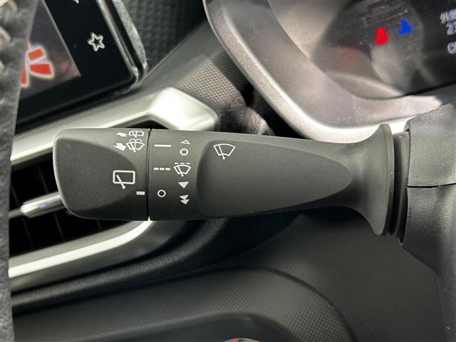 ロッキー Ｇ　ディスプレイオーディオ　全方位カメラ　フルセグ　前方ドラレコ　シートヒーター　衝突軽減ブレーキ　レーンキープアシスト　オートライト　道路標識認識機能　先行発進お知らせ　コーナーセンサー（8枚目）