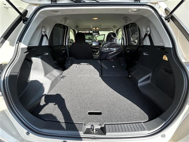 ロッキー Ｇ　ディスプレイオーディオ　全方位カメラ　フルセグ　前方ドラレコ　シートヒーター　衝突軽減ブレーキ　レーンキープアシスト　オートライト　道路標識認識機能　先行発進お知らせ　コーナーセンサー（29枚目）