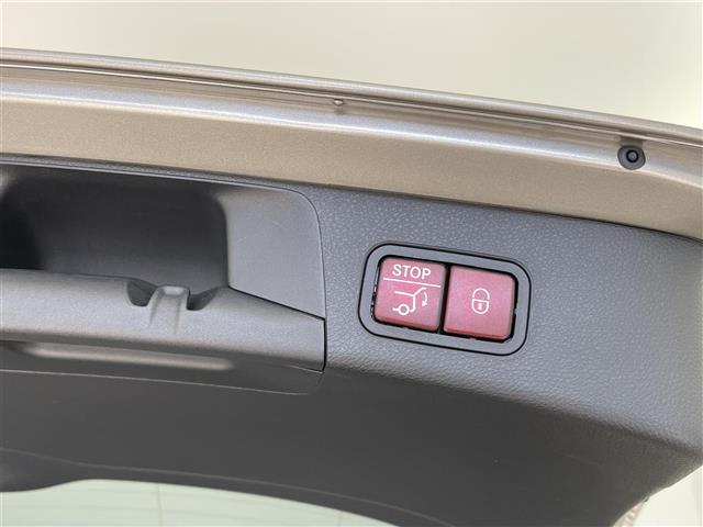 Ｃクラスステーションワゴン Ｃ１８０ステーションワゴンアバンギャルドＡＭＧライン　ワンオーナー　純正ナビ　Ｂｌｕｅｔｏｏｔｈ　ａｐｐｌｅ　ｃａｒ　ｐｌａｙ　ａｎｄｒｏｉｄａｕｔｏ　レザーシート　バックカメラ　パワーバックドア　レーダークルーズコントロール　シートヒーター（20枚目）